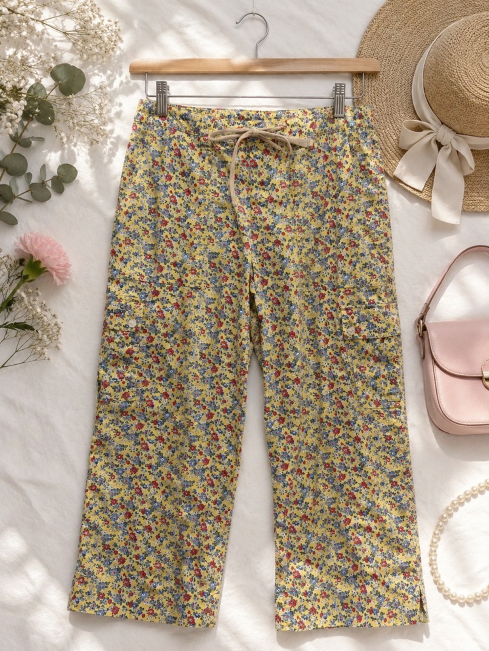 Ralph Lauren Floral Cargo Capri Pants  Size 8 Yellow Cotton Stretch Preppy
